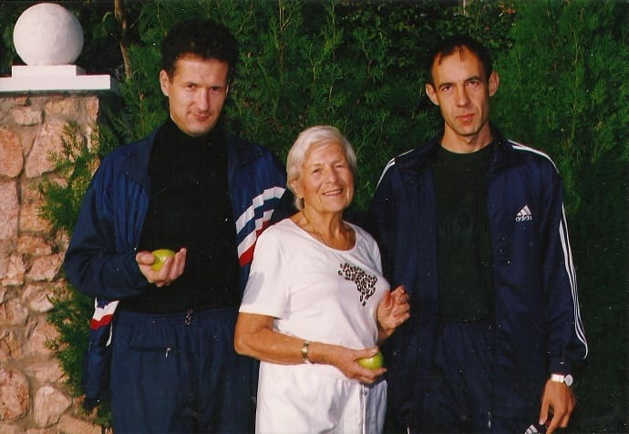 Перед завтраком.